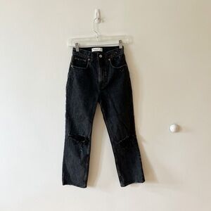 A&F curve love ultra high rise the ankle straight black jeans (short)